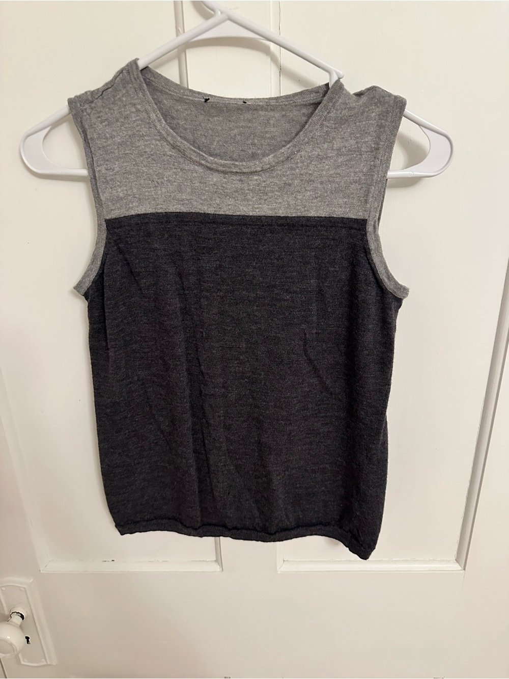 Pure Merino Wool Sleeveless Colorblock Tank Top - Gray/Charcoal